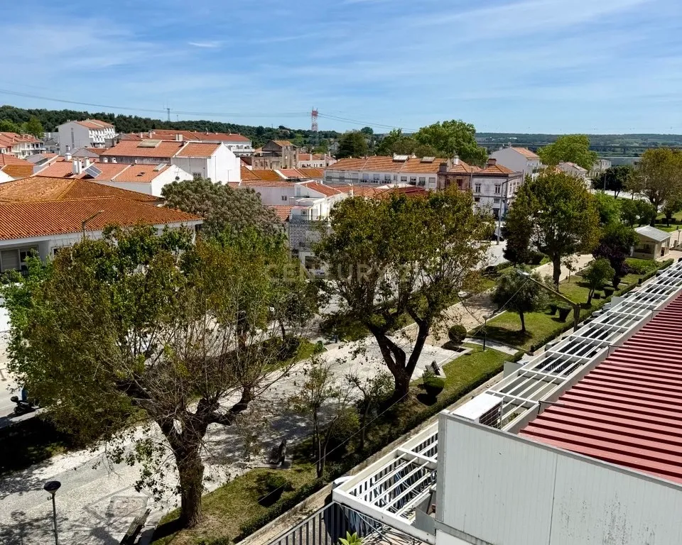 Apartamento Triplex T2 com Piscina Privada no Coração de Alcácer do Sal - Image 13