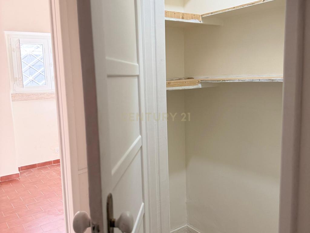 Apartamento T5 com estacionamento nas Avenidas Novas - Image 8