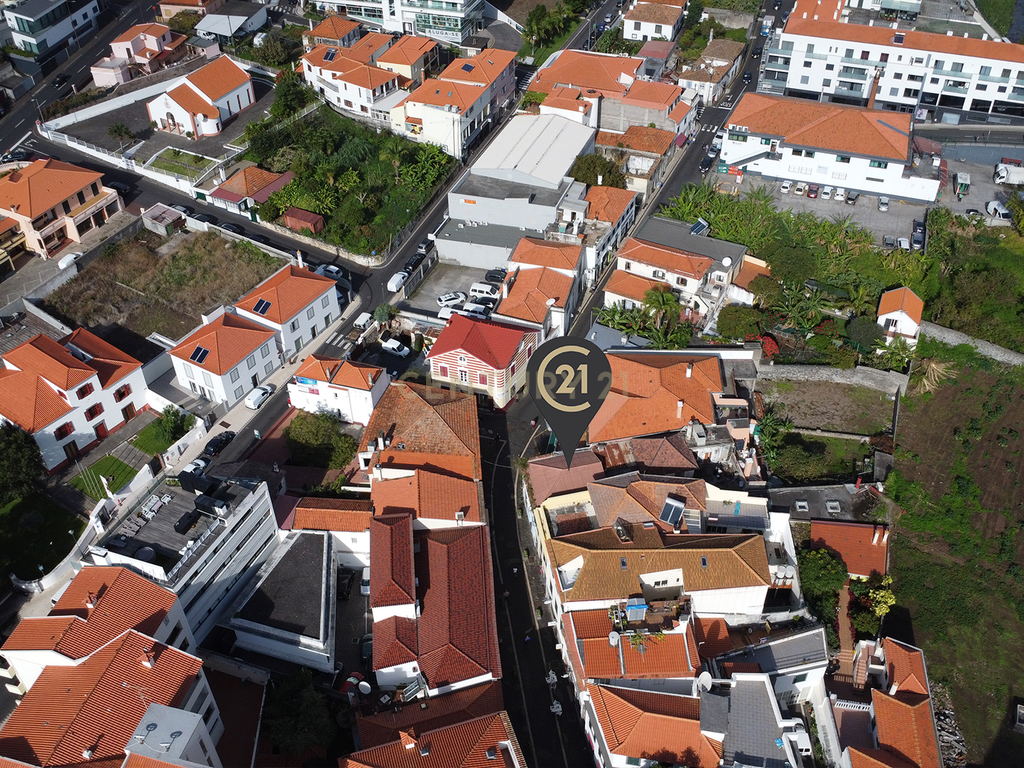 Prédio no centro de Machico - Potencial de Investimento - Image 5