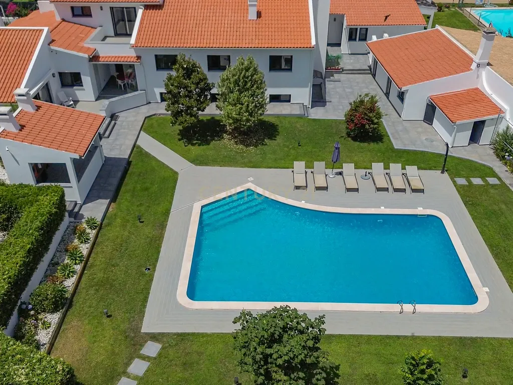 Moradia com piscina, lote com 2086m2 na Verdizela - Image 1