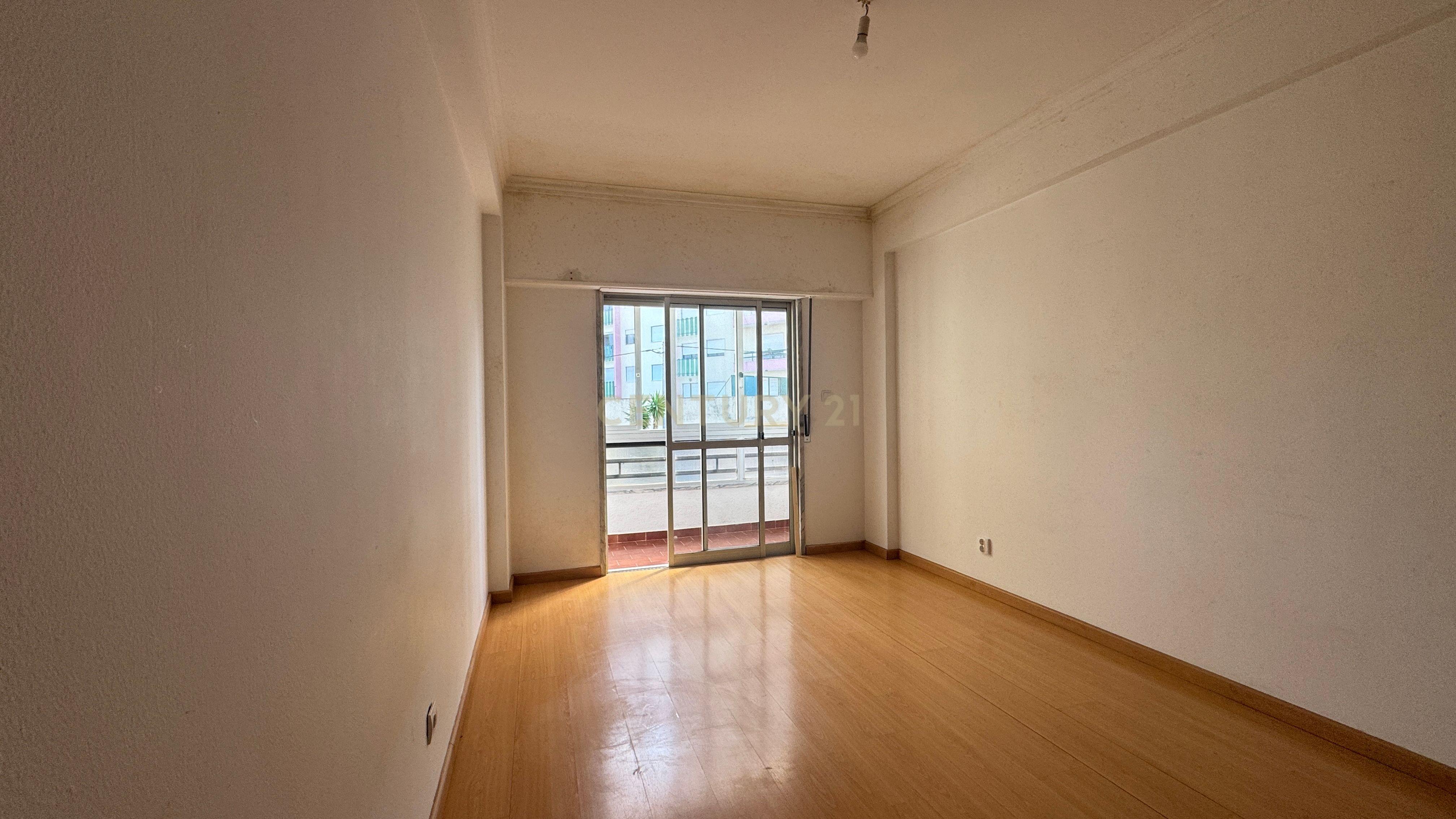 Fotografia 8 de Apartamento T1+1 em Agualva e Mira Sintra
