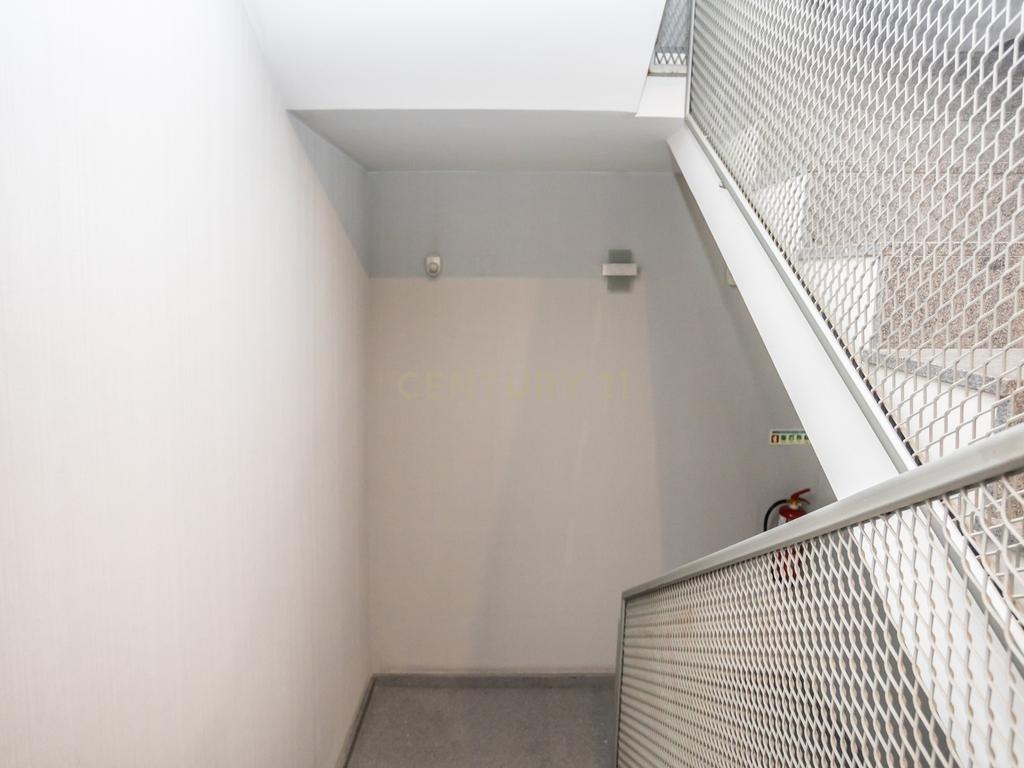 Apartamento de luxo com 5 assoalhadas, 2 garagens e parqueamento - Image 39