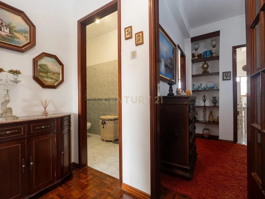 T2 no coração de Peniche | Rua Garrett | Oportunidade para viver ou rentabilizar🚨🚨🚨 - Image 16