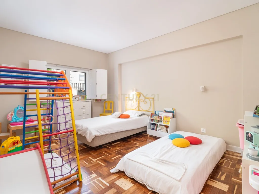 Apartamento T3+1 com logradouro e estacionamento privativos e sótão independente rentabilizado – Bairro Norton de Matos - Coimbra - Image 20