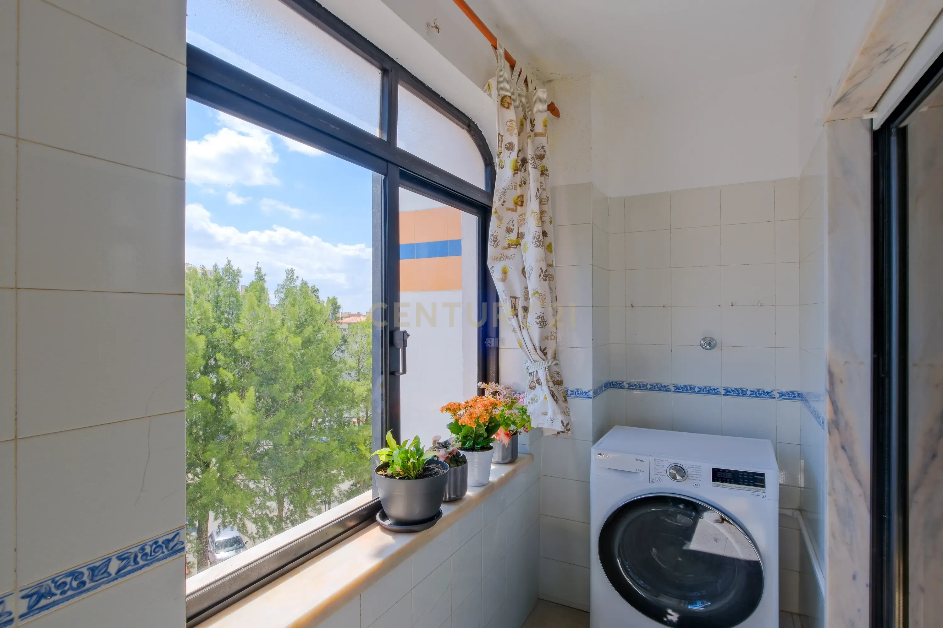 Duplex em Lisboa, Sintra: Espaço e Conforto com Vista Serra Sintra - Image 18