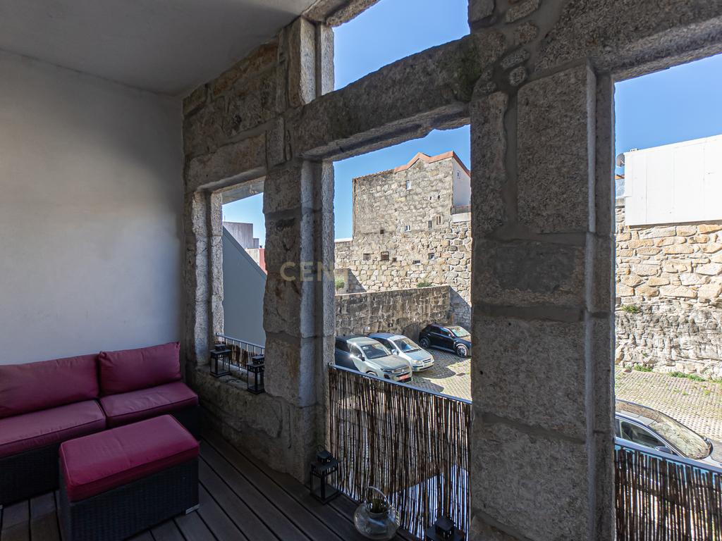Apartamento T1 com Estacionamento e Varanda nas Fontainhas, Porto - Image 8