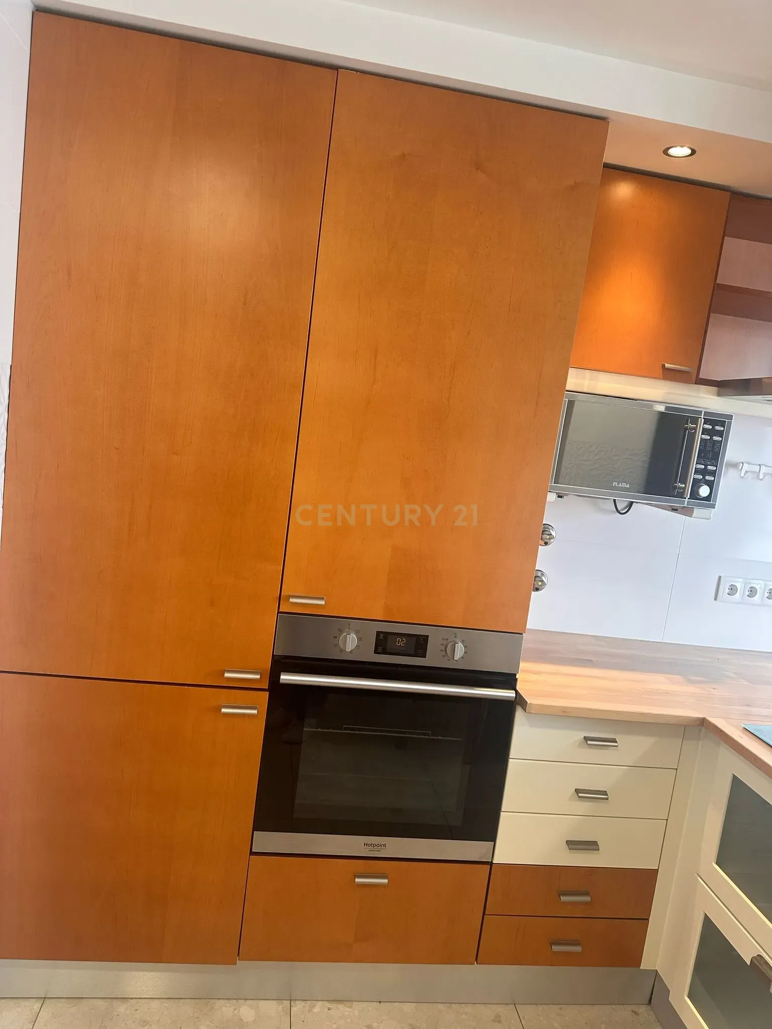 Apartamento T3 em Vialonga, com Garagem e Elevador - Image 8