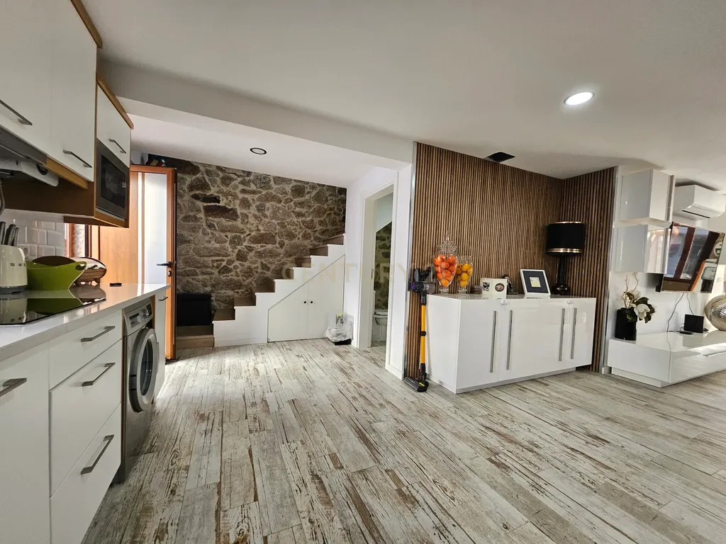 Moradia T3 Renovada no Coração de Castelo Branco - Image 9