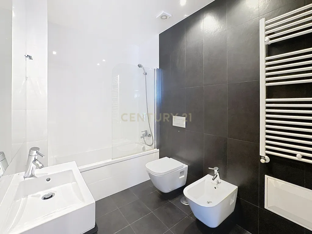 Penthouse T2 com Terraço e Piscina Privativa – Sítio da Nazaré - Image 18