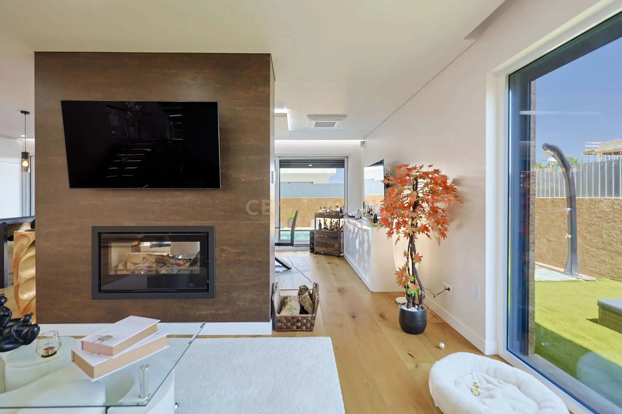 Fotografia 9 de Moradia de Luxo | Duas Master Suites | Piscina de Água Salgada