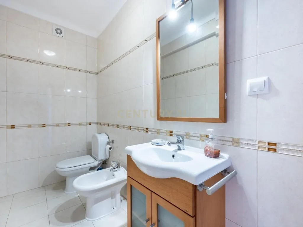 Excelente moradia T4, com garagem e piscina em Sagres, Portugal - Image 25