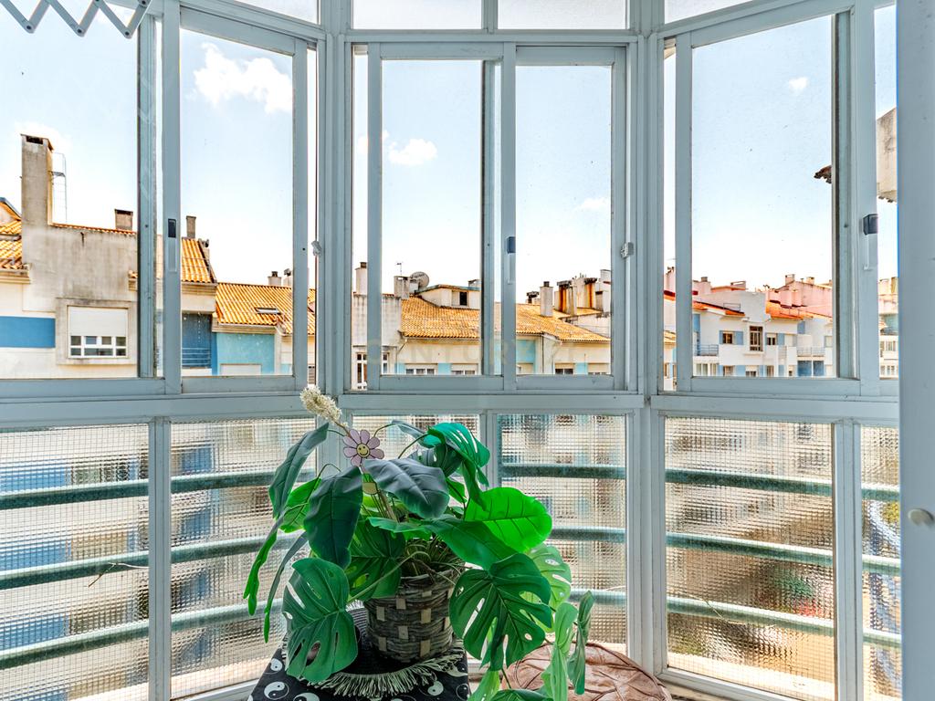 Exclusivo T4 Duplex na Urbanização da Cavaleira | 205 m² de Área Total | Parqueamento - Image 12