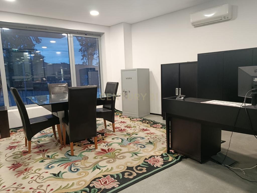 Pavilhão Comercial à Venda no Centro Empresarial de Paredes - Image 11