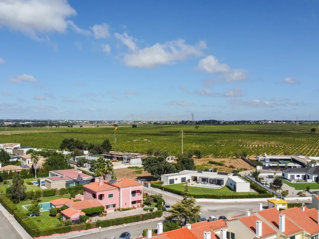 Moradia T3 no Condomínio Varandas do Golfe do Montado – Segurança, Conforto e Estilo de Vida Exclusivo - Image 68