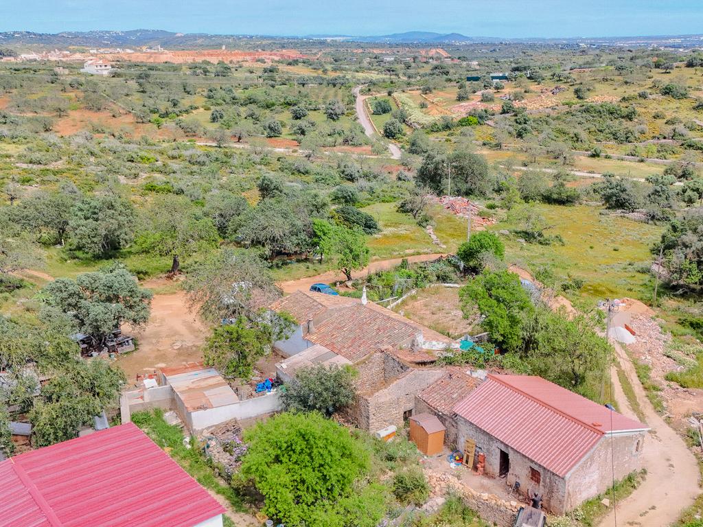 Ruína com 46 m² e Terreno de 15.410 m² em Ferreiras – Albufeira - Image 9