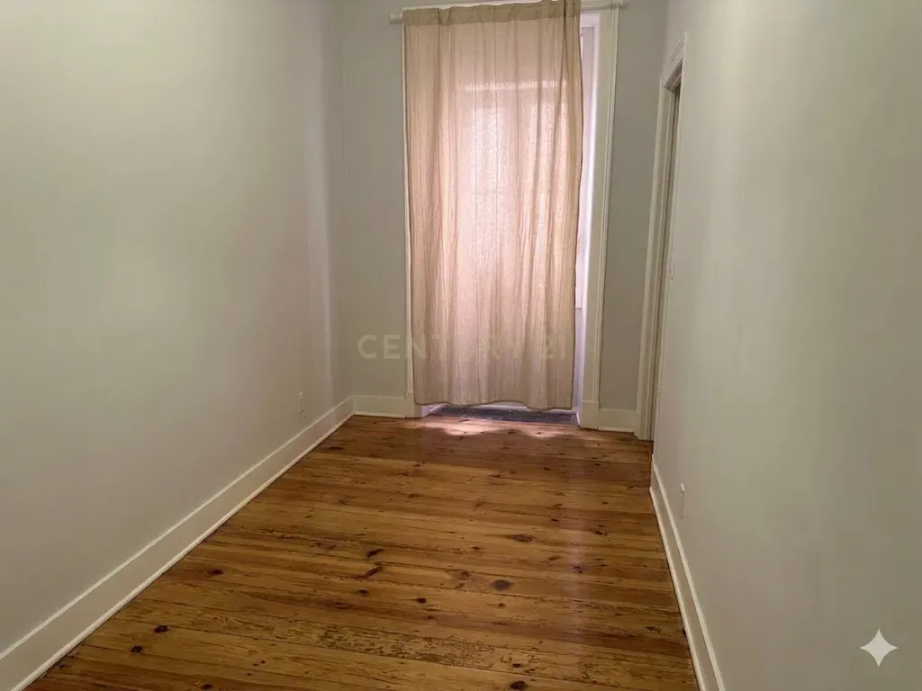 Fotografia 8 de Apartamento de 9 assoalhadas para Venda - com Rendimento Garantido