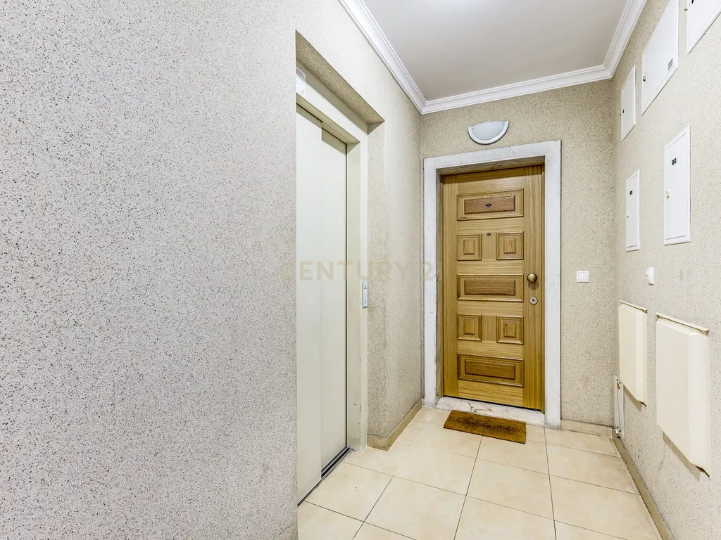 Apartamento T3 no Montijo com garagem, arrecadação e varandas - Image 26