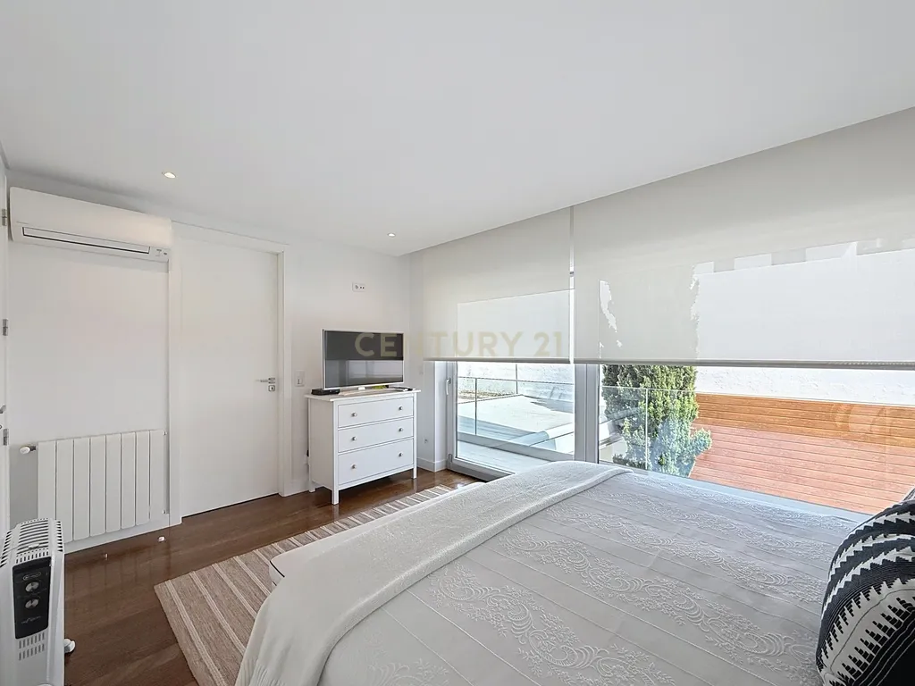 Luxuosa Moradia T3 com Vista Mar em S. Pedro do Estoril, Parede - Image 31