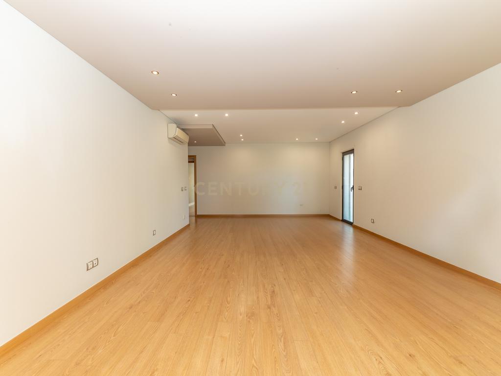 Apartamento T3 Com Box - Varandas Montijo - Image 10