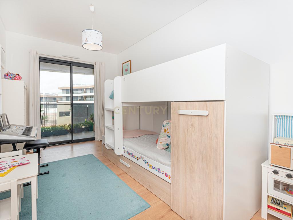 APARTAMENTO T2 NO EMPREENDIMENTO SKY CITY, COM TERRAÇO, VARANDA, PARQUEAMENTOS E ARRECADAÇÃO, EM CONDOMÍNIO COM JARDIM E PISCINA - Image 23