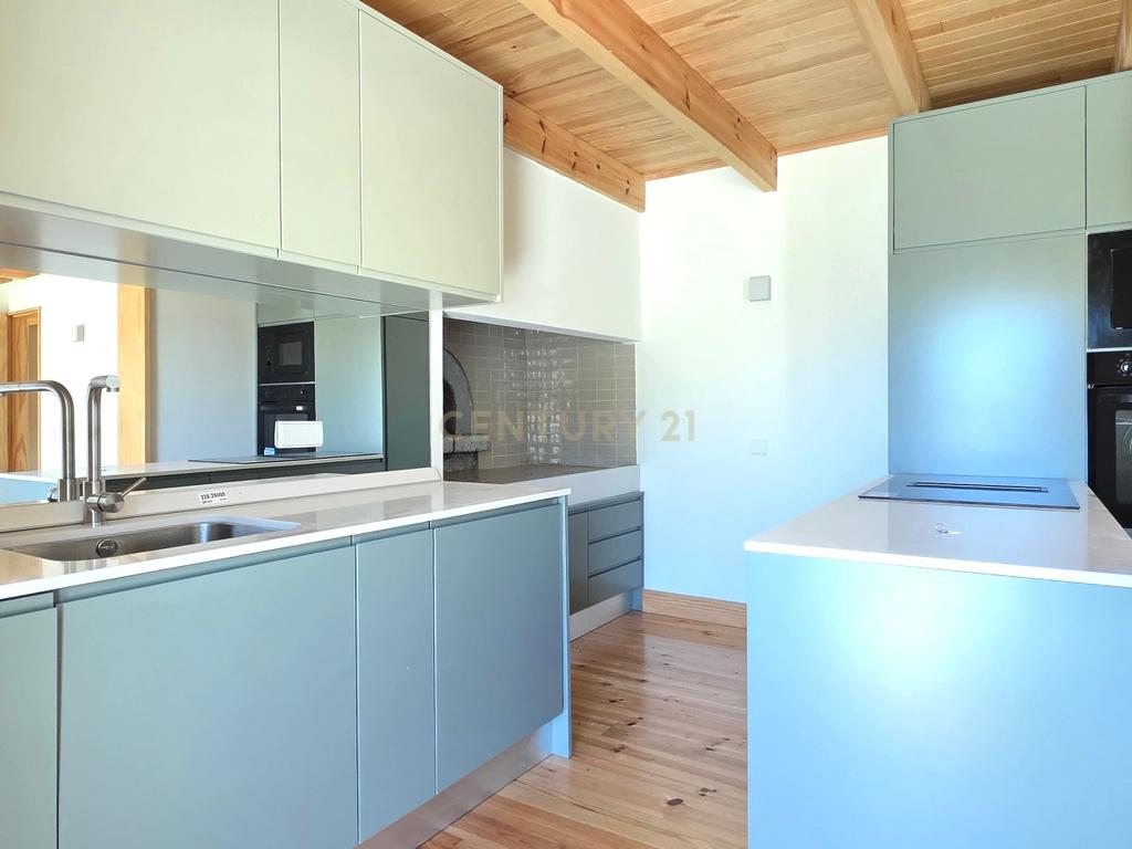 Moradia T2 com amplo terreno na Calheta - Image 4