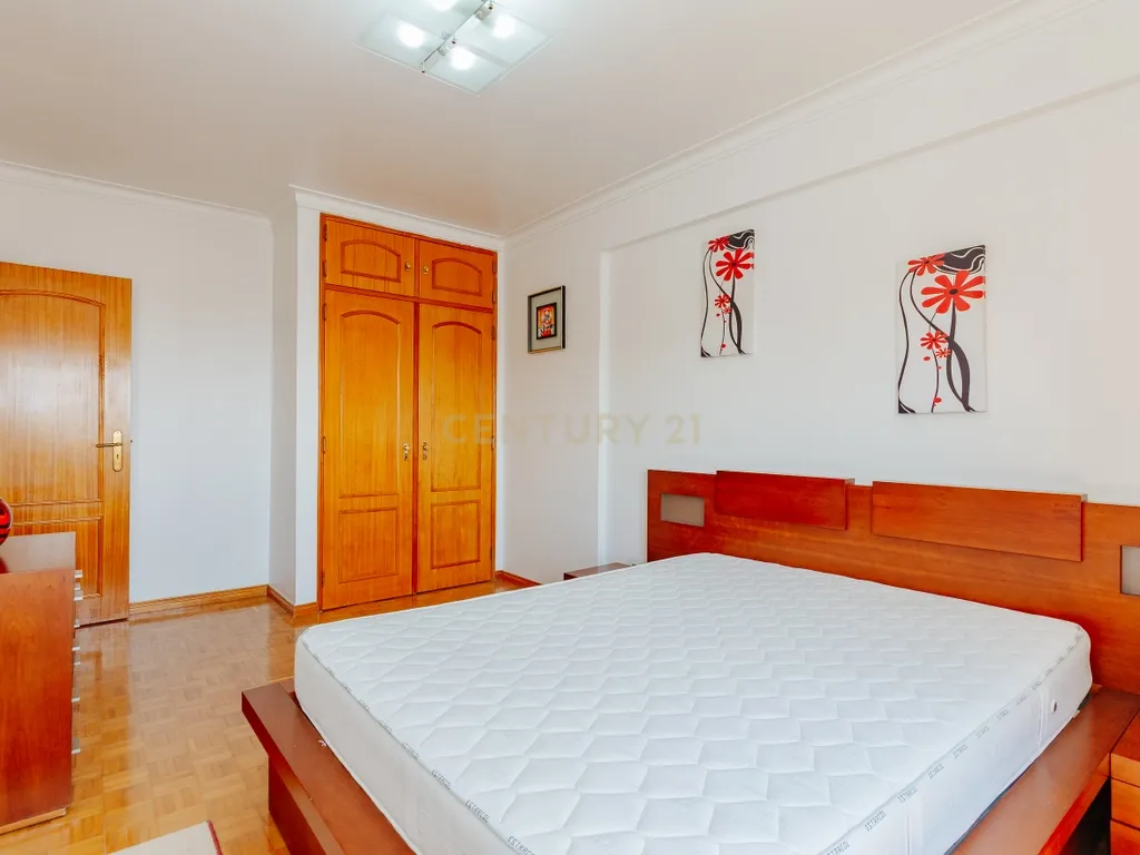 Apartamento T2 para arrendamento na Póvoa de Santa Iria - Image 19