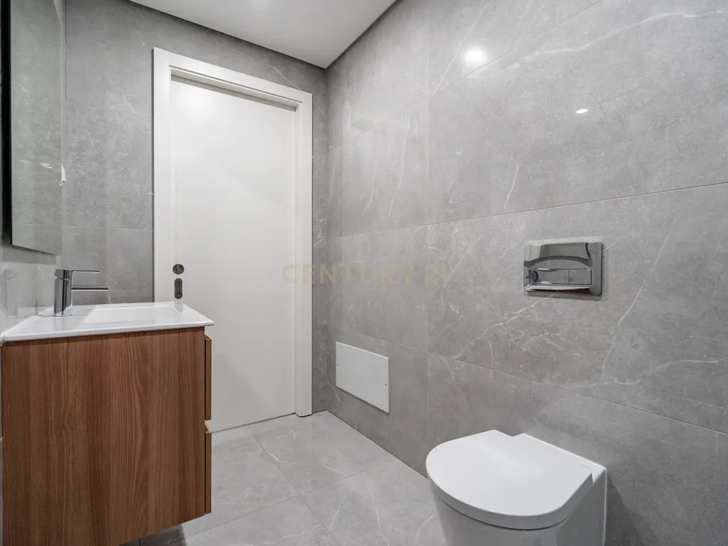 Apartamento T2 Novo a Estrear, Piscina, Estacionamento Privativo, no Centro de Albufeira – Correeira - Image 7