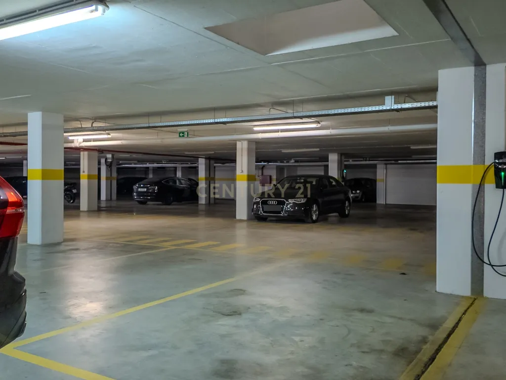 Apartamento T3 com Terraço, Varanda, Garagem | Último andar em Paranhos, Porto - Image 28