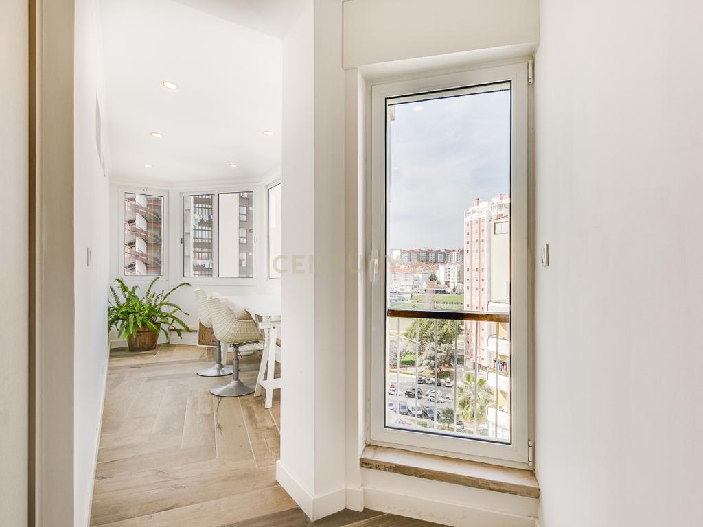 Apartamento T4 com 3 Suites, em zona Prime de Algés - Image 42