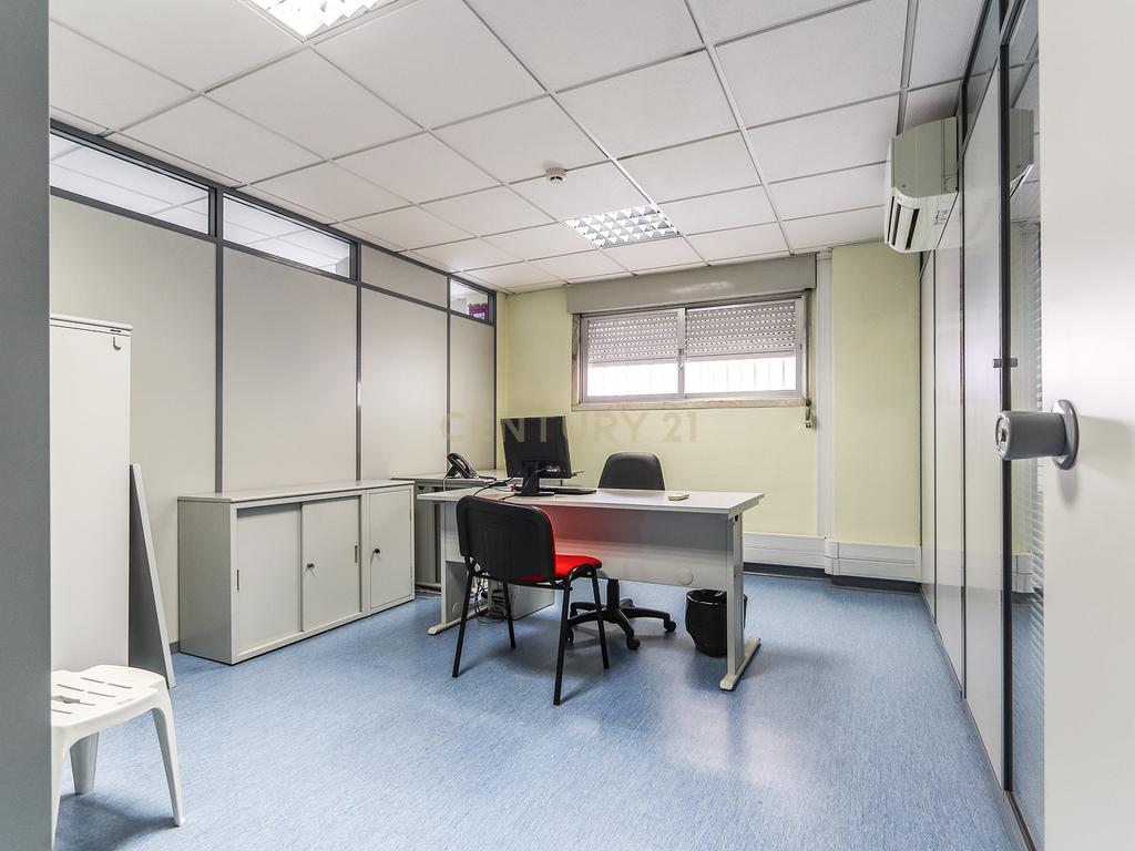 Escritório /Espaço Comercial Triplex no Conde Redondo c/680 m2 - Image 20