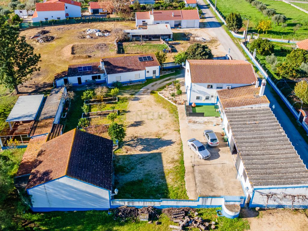 Quinta com 25.800M2 com moradia T6 em Casével, Santarém. - Image 33