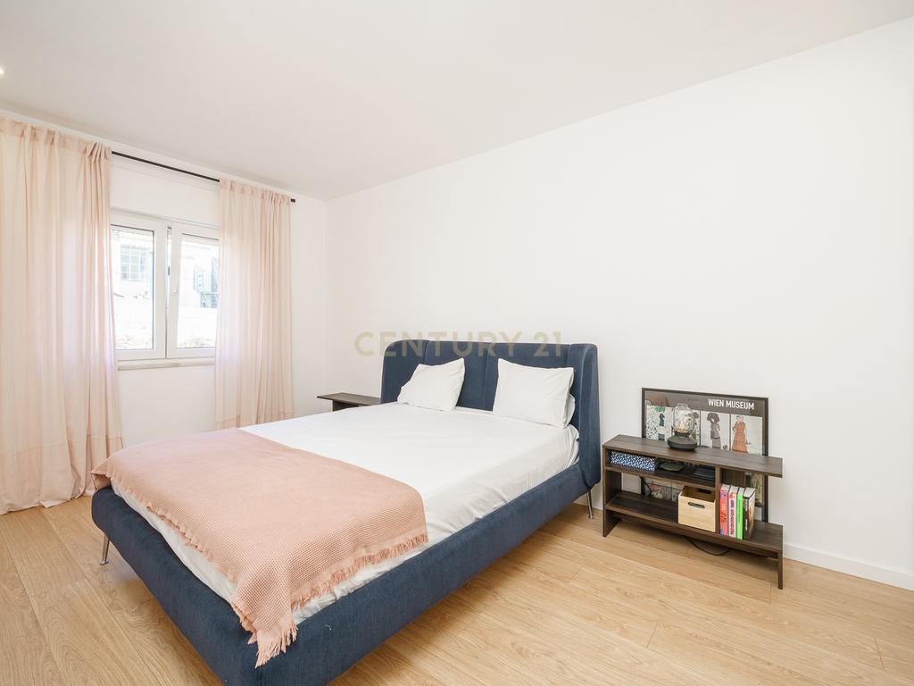 APARTAMENTO T3, TOTALMENTE REMODELADO, PARA VENDA NO CENTRO DE SETÚBAL - Image 12