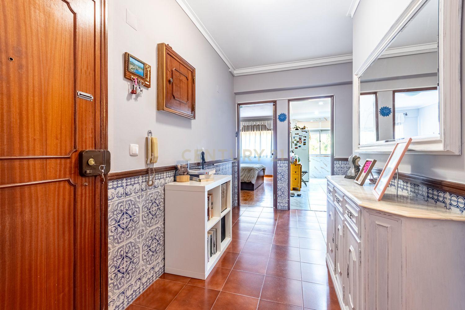 Fotografia 3 de Apartamento T2 com elevador e varandas, em Algueirão-Mem Martins, Sintra