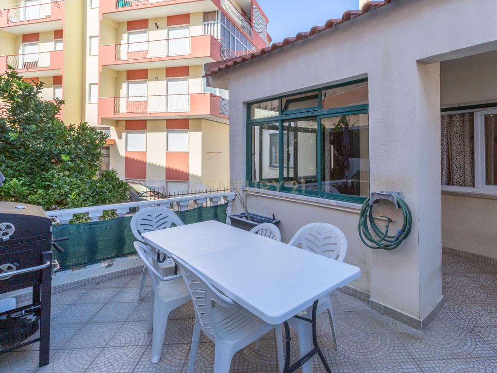 Apartamento Remodelado em Corroios, Seixal T3 + 3, garagem e Terraço - Image 12