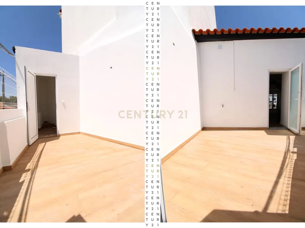 Moradia T1+1 Remodelada em Aldeia de Paio Pires - Image 2