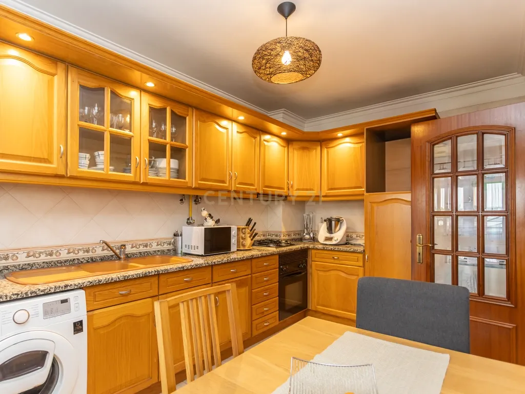 Apartamento T3 com Garagem e Arrecadação em Alhos Vedros - Image 20