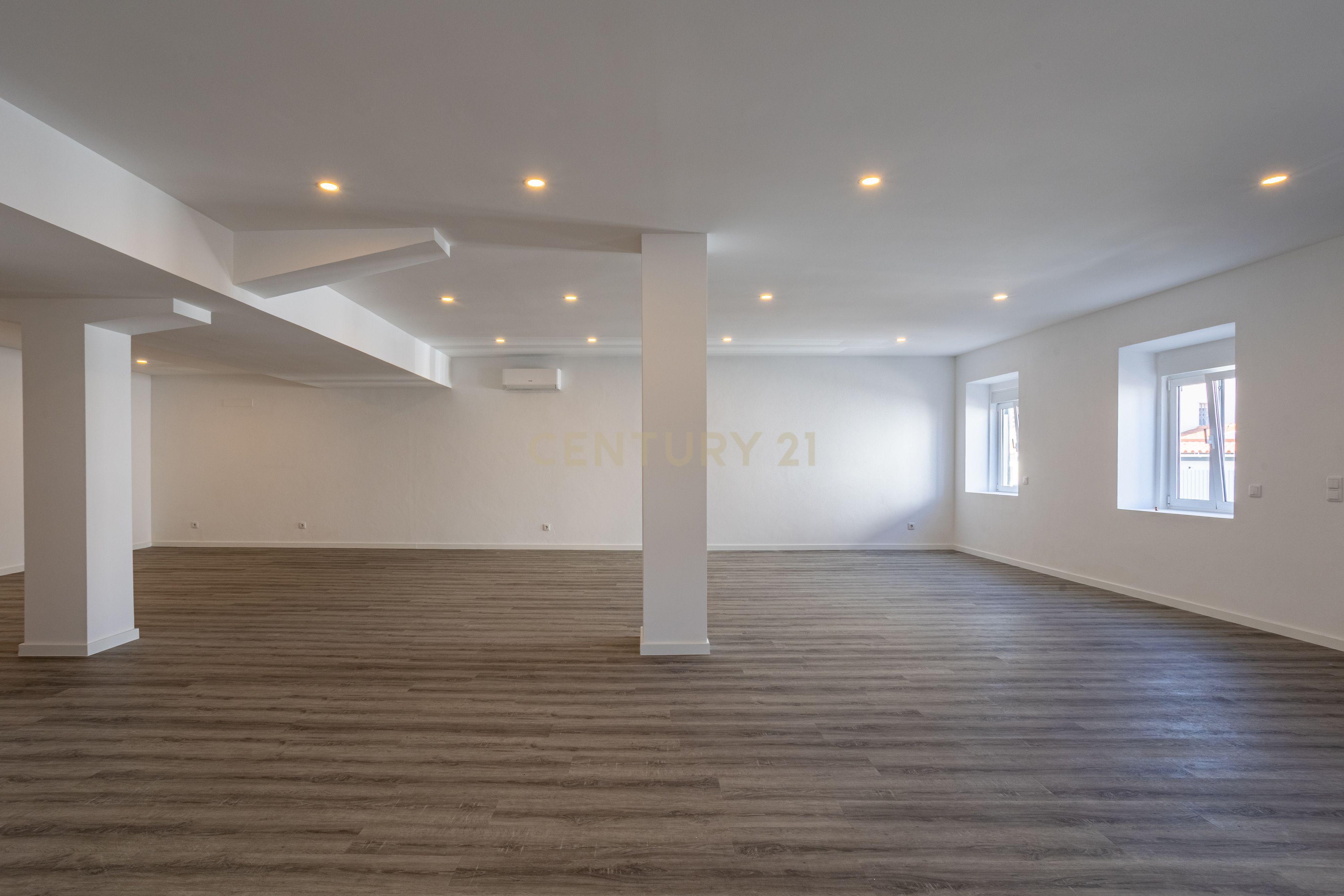Fotografia 7 de Loja/Espaço Comercial Renovado a venda em Alcabideche, Cascais