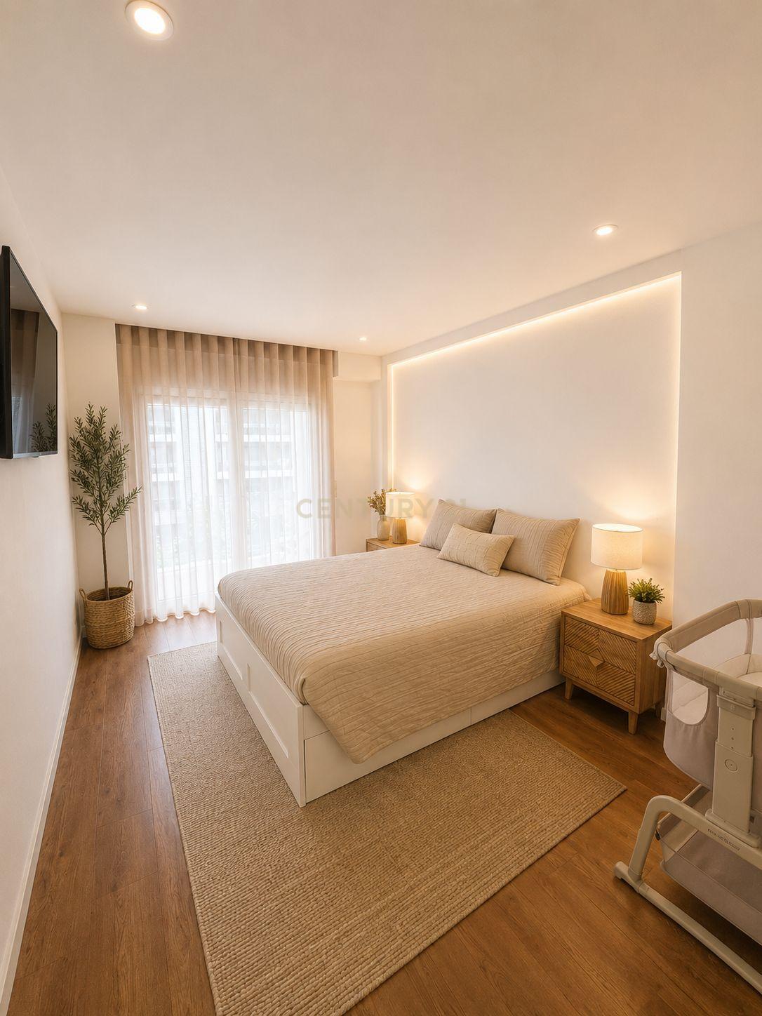 Fotografia 10 de Apartamento T3 com Churrasqueira e Garagem Box - Torre da Marinha | Seixal