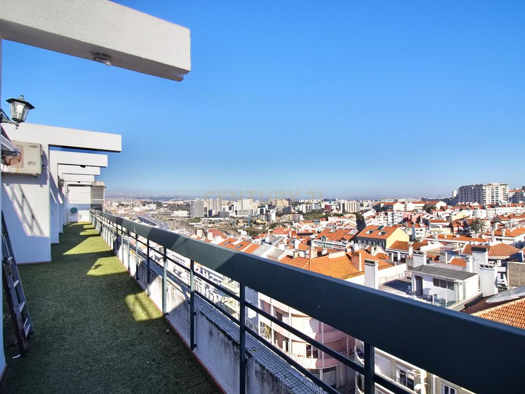 Apartamento T6 com Terraço e Vista 360º em Campolide - 314m² - Image 4