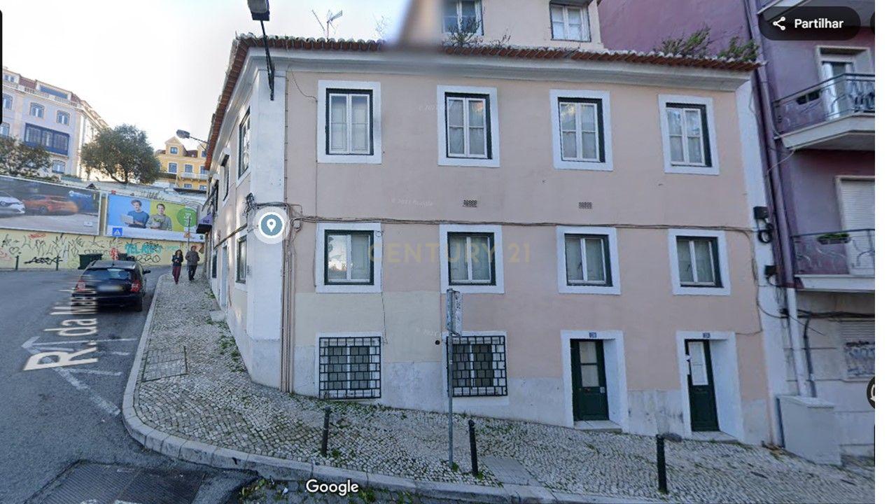 Prédio para recuperar na Rua da Alegria com projeto aprovado para 3 T3, 1 T2 e 3 lugares de garagem. - Image 1