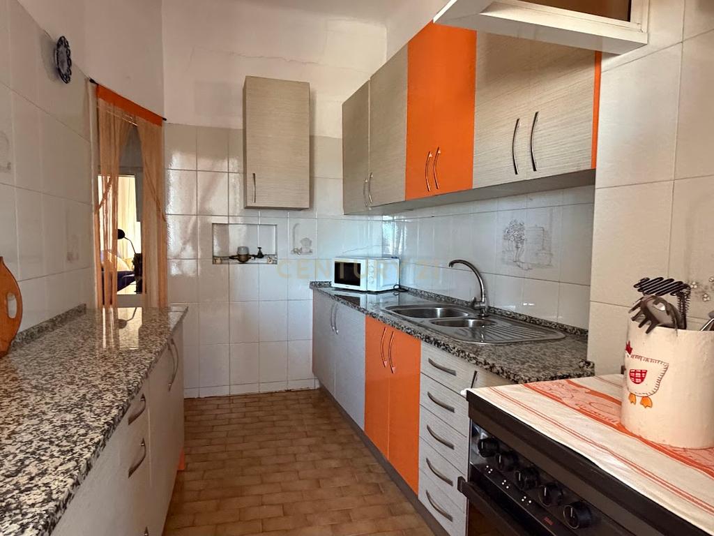 T4 em Arroios para remodelação com vista sobre Lisboa - Lisboa - Image 8