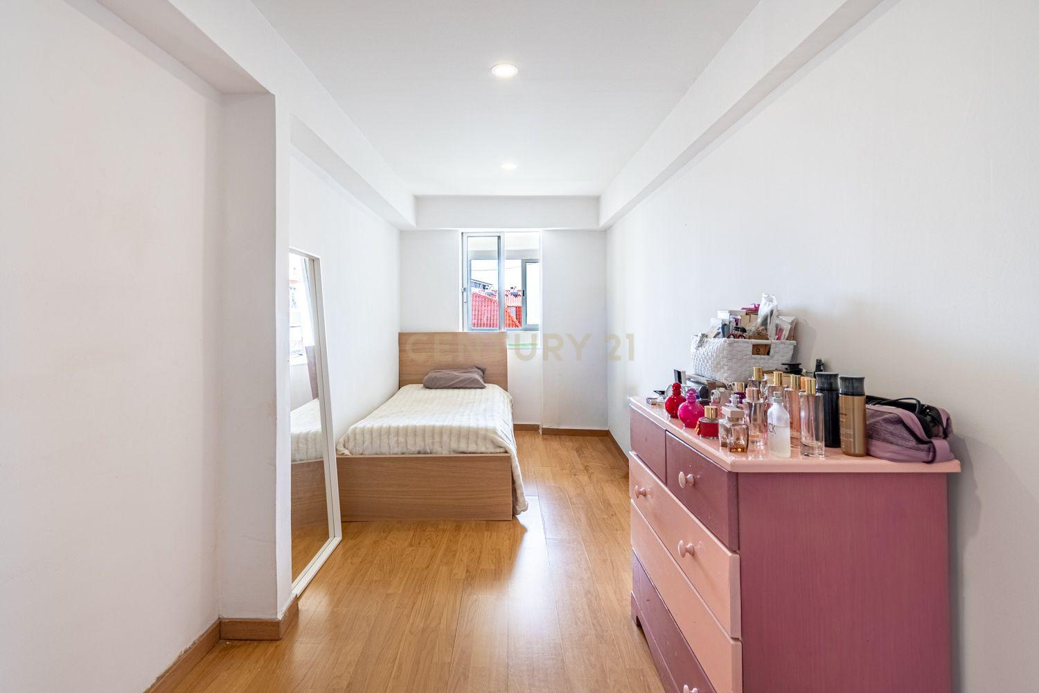 Fotografia 12 de Apartamento com enorme potencial na prestigiada zona da Lapa / Estrela