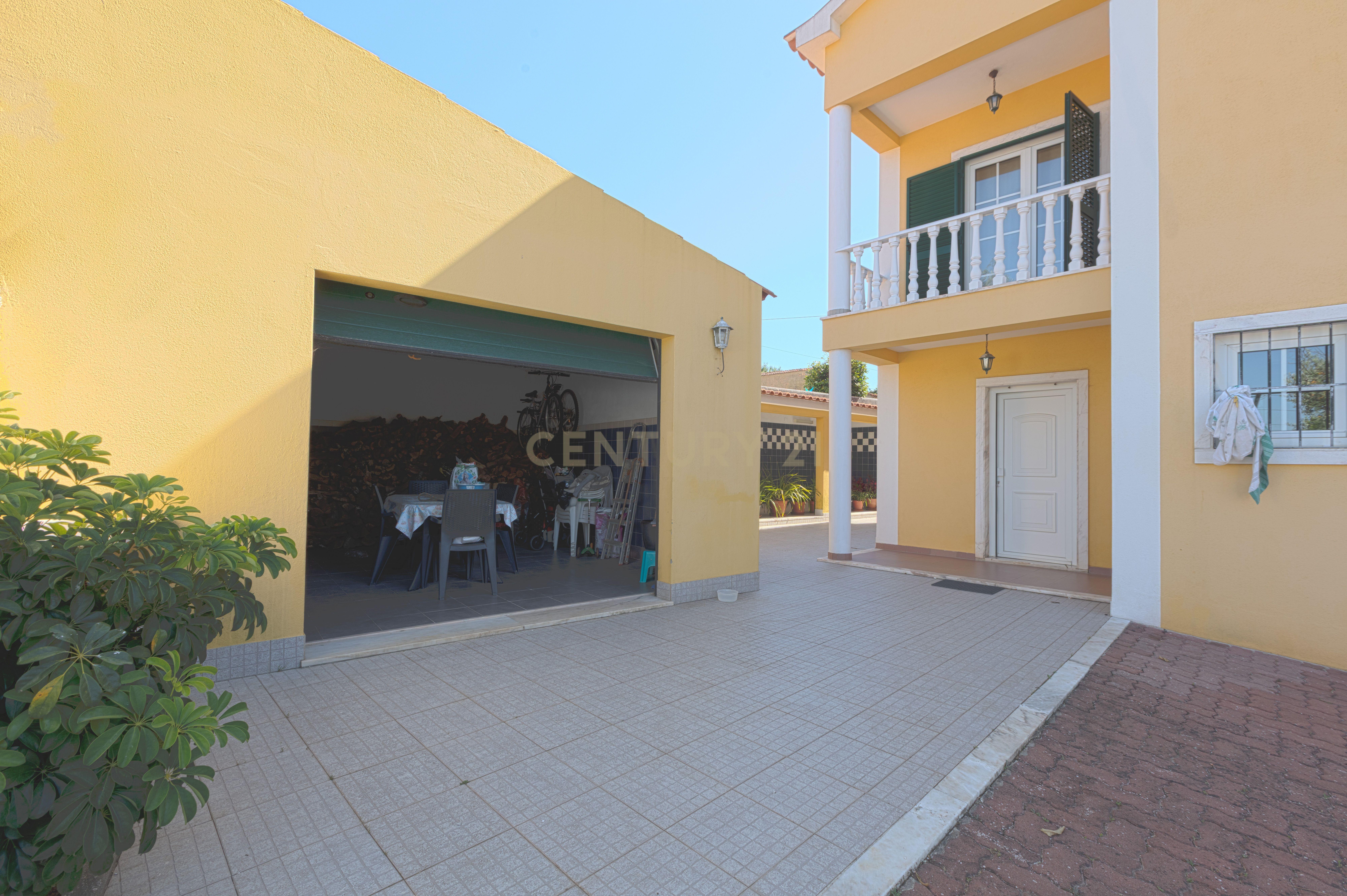 Fotografia 6 de Moradia T4 Isolada com Jardim e Garagem em Olalhas – Tomar