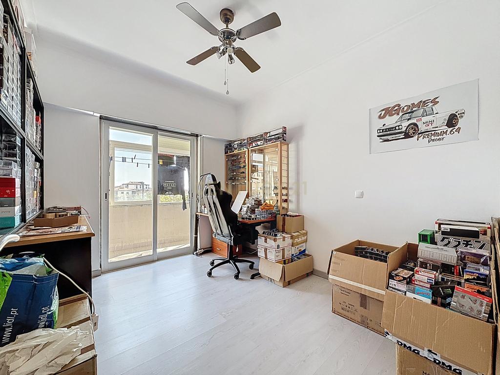 Apartamento T3 em Amora, Seixal - Oportunidade Única! - Image 22
