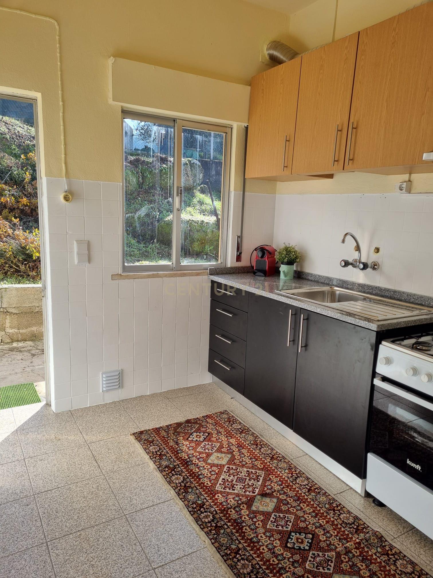 Fotografia 7 de Moradia T2 Renovada com Quintal | Vimieiro, Santa Comba Dão