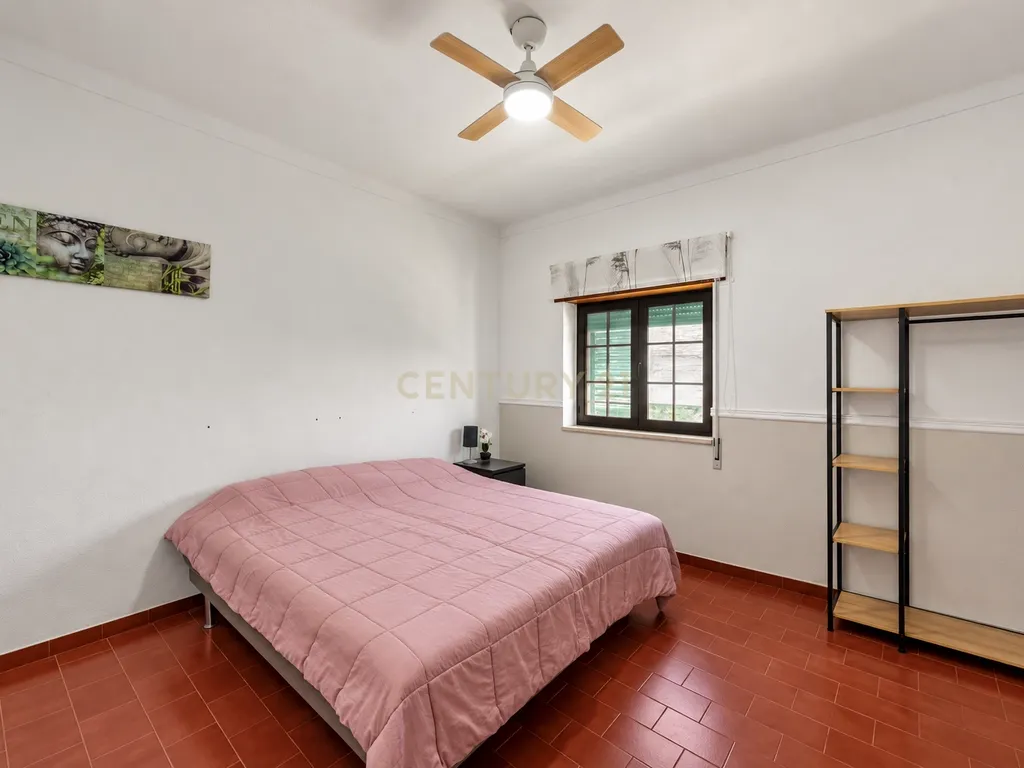 MORADIA T5 COM GARAGEM E PISCINA, 327 M² DE TERRENO PARA USUFRUIR - Image 20