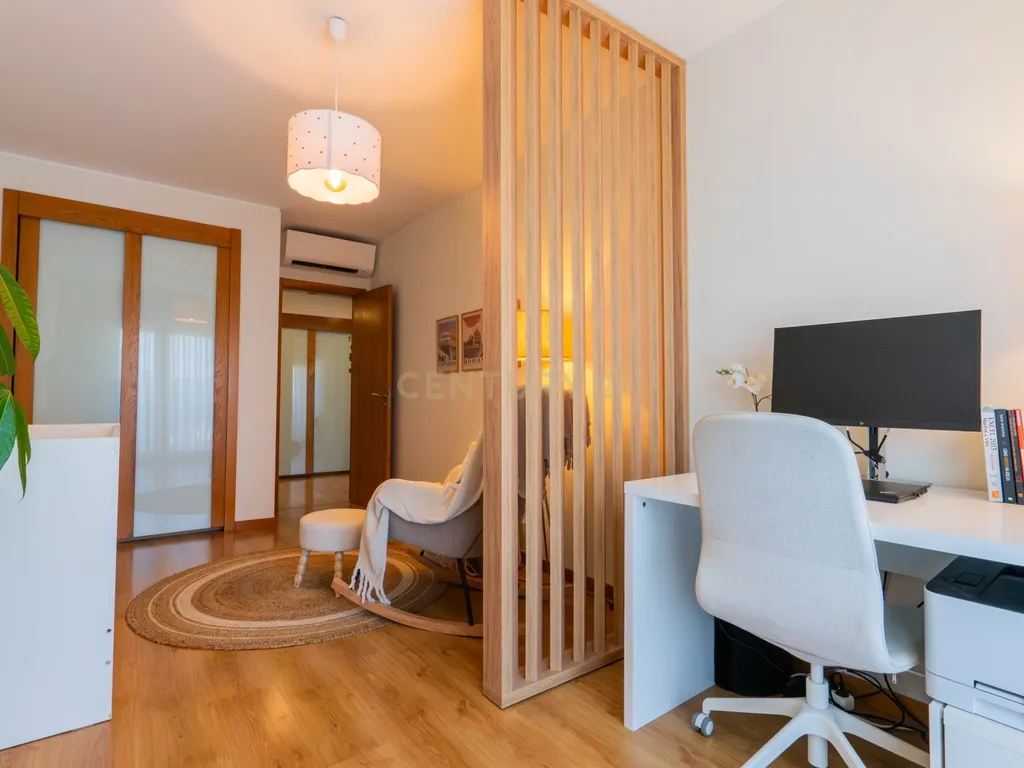 T2 com 115m² na Quinta de São Macário | Varandas | Elevador | Arrecadação | Vista de mar subtil - Image 34