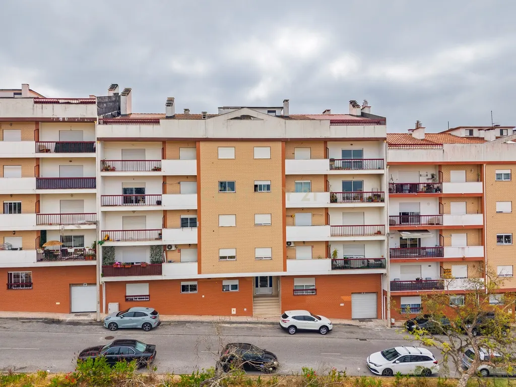 Espetacular Apartamento T3 em Leiria com Vista Panorâmica - Image 1