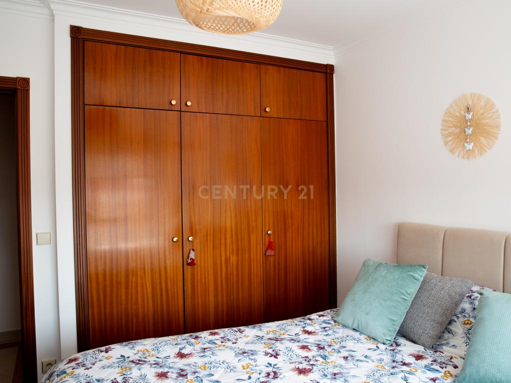 Vende-se T2 S.Marcos c/ arrecadação e vista panorâmica - Image 11