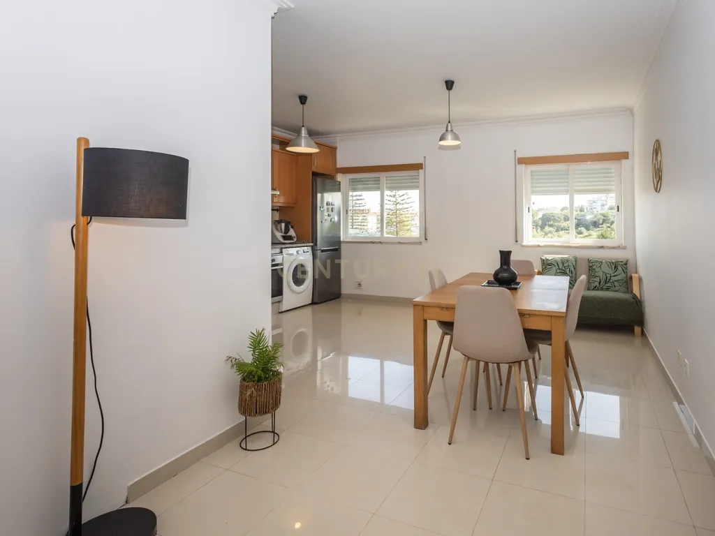 Apartamento T1+1 - Sobreda - Image 3